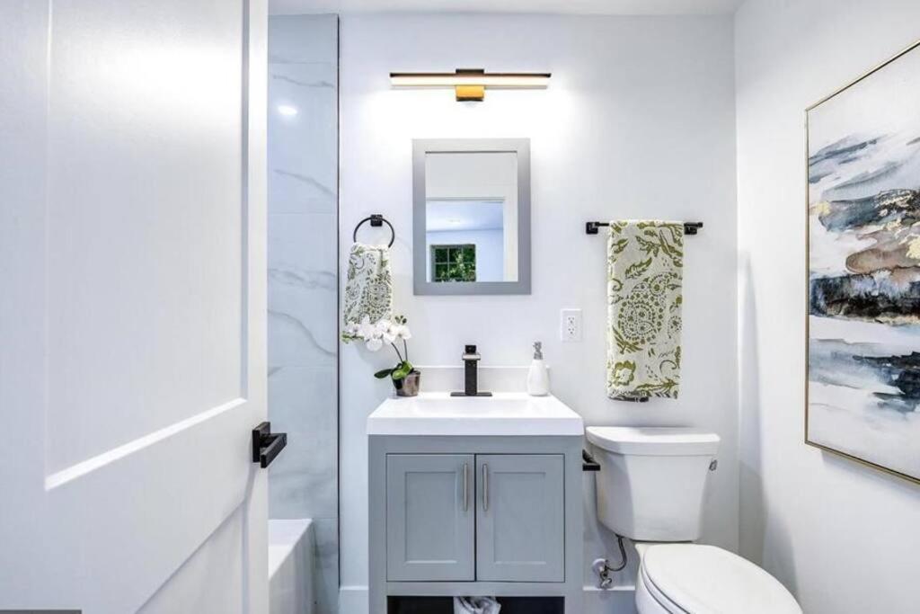 Lux Capitol Hill Vacation Home, In-House Services ワシントン エクステリア 写真